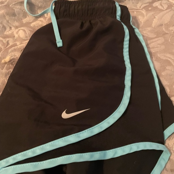 Nike dri fit athletic shorts XS - Picture 9 of 9